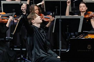 Пианист из Энгельса Александр Биттер получил Гран-при конкурса «Созвездие»