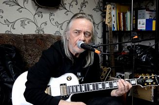 Ушел из жизни композитор и экс-гитарист «Любэ» Юрий Рыманов