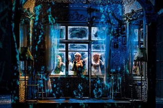 В «Балтийском доме» впервые покажут спектакль «Семья в подарок» с переводом на русский жестовый язык