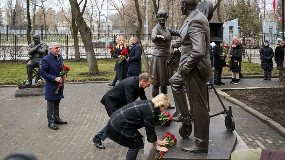 В Москве открыли памятник создателям фильма «Семнадцать мгновений весны»